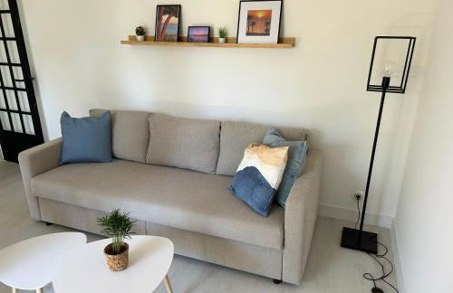 T2 tout confort et moderne, climatisé avec balcon et parking, à 10 min du port et de la plage - Foto 6