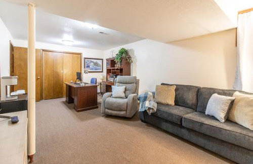 Sleeps 12! Main Level Primary Suite-Beautiful Backyard Oasis - Photo 19