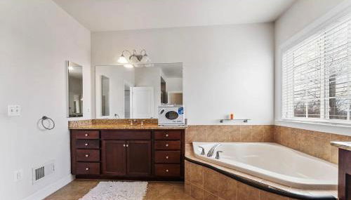 Spacious 5BR Home in Alexandria 5 Beds 5 Baths - Foto 3