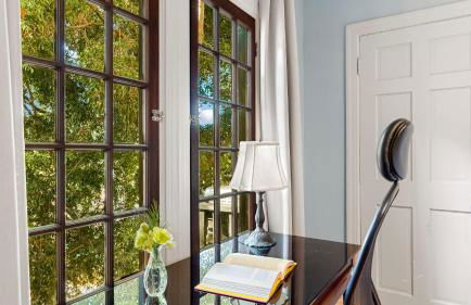 Spanish Revival Charm in Silver Lake w Patio BBQ Walkable Location Maltman Manor by AvantStay - Photo 27