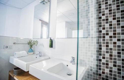 AZZ Sevilla Torre de la Plata Apartamentos - Photo 80