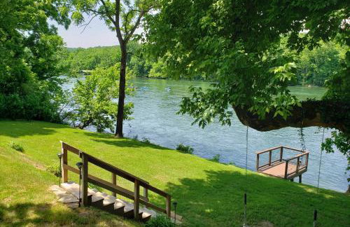 Riverside Hide-A-Way with Patio, BBQ, Fishing Pier - Foto 32