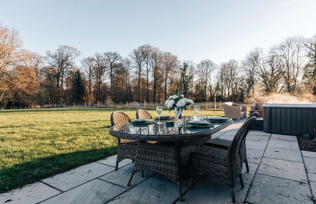 Hayward House Hot Tub Large Garden - From 1100 Per Night - Foto 34