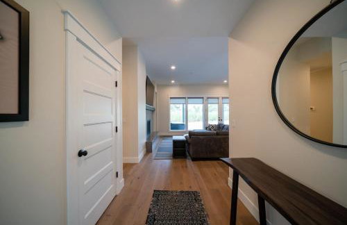 Gearhart Getaway - Gated Community Home w/ Hot Tub, Walk to Beach - Foto 9