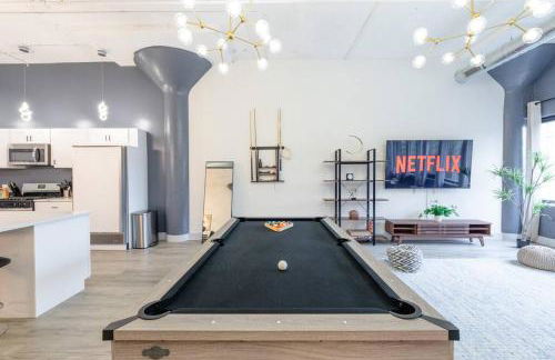 Luxurious 5BR Suite Perfect for Group of 12 guests with Pool table, Optional Parking and Gym Access Near McCormick Place and Soldier Field - Foto 35