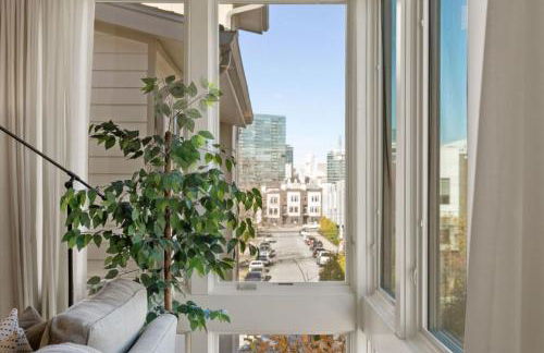 Downtown w Rooftop Deck 4 Bedrooms 3 Baths - Foto 16