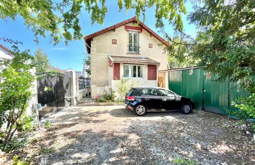 Cosy House Near Paris, CDG Airport + parking - Foto 2