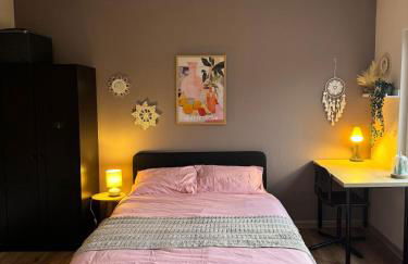 Near Messe, Airport, City Center with Private Garden and Parking - Foto 2