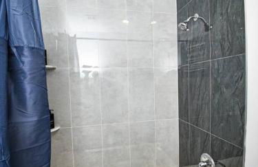 Excellent Location-20 Minutes to NYC-Free Parking - Foto 27