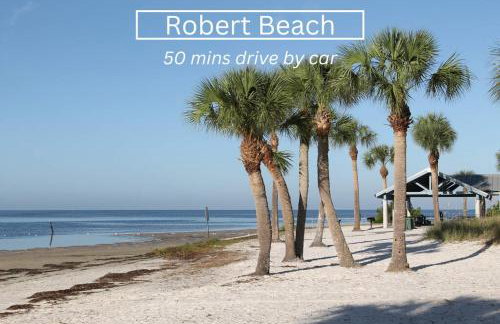 NEW Steps to Downtown - 7 Mins to Beach & Free Parking - Foto 58