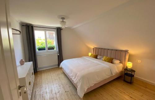 3 Bed Cottage - Sleeps 6 - Parking - Wifi - Foto 1