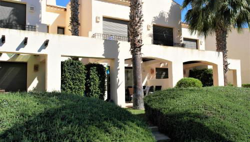 Townhouse overlooking the pool - Foto 3, Garden, Garden view