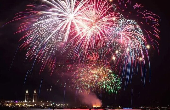 Spectaculaire croisière sur le lac Michigan/Skyline Fireworks Party - Photo 1