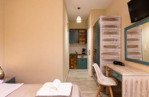 Ilys Home, a Country-chic Retreat with Pool & BBQ, By ThinkVilla - Photo 29