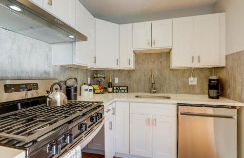 Niantic Duplex with Deck Less Than 1 Mi to Beach and Boardwalk - Foto 10