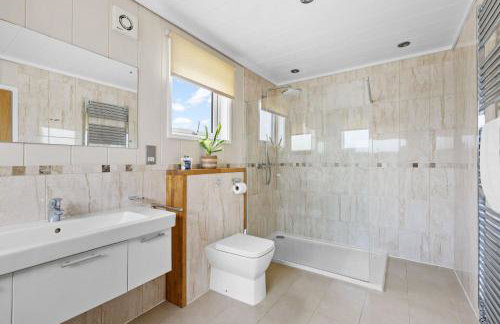 Amber Lodge, Strawberryfield Park - Hot Tub - Free WiFi & Parking - Foto 18