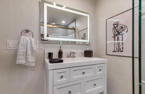 Backyard BBQ Retreat: Central 3bd - Prime Location - Foto 20