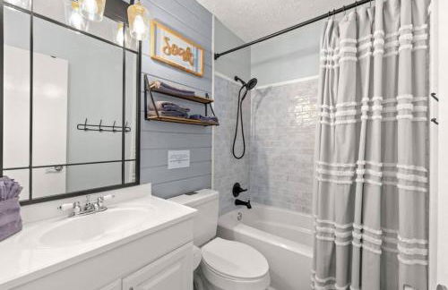 Fanta Sea - Private Seasonal Hot Tub, Game Room, Walk to Beach, Pets OK, & More! - Foto 42