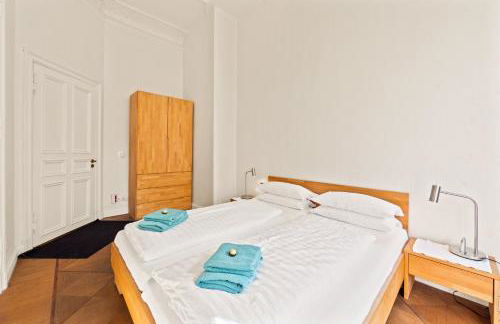 1,399 sq ft Historic Landmark, Checkpoint Charlie - Foto 28