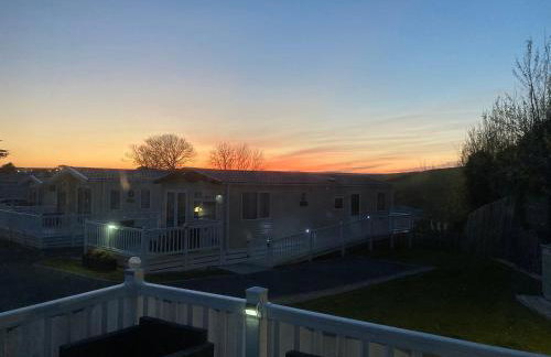 Mollys Retreat pet friendly three bed caravan with small garden Newquay Bay Resort Quieter area of park - Foto 28