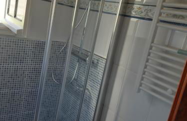 Casa de madera sobre el mar - Foto 34