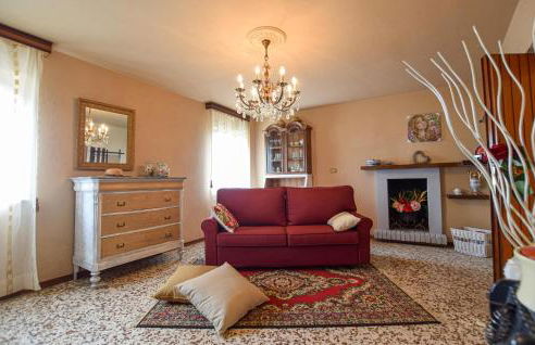 2 Bedroom Nice Home In Camaiore - Photo 1