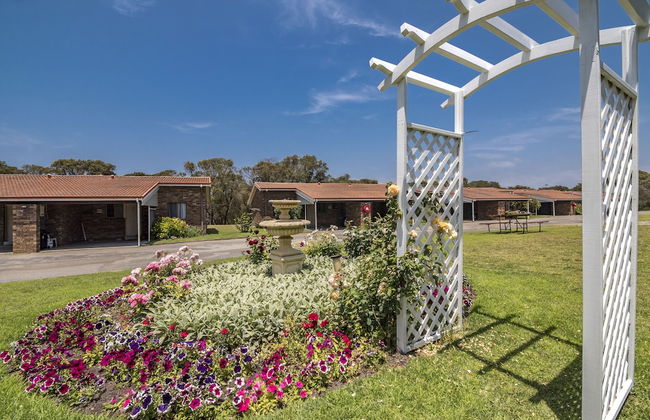 Emu Beach Chalets - Photo 1