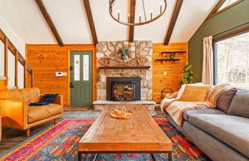 Luxe Lake Harmony Home, Game Room, Firepit, Deck - Foto 2