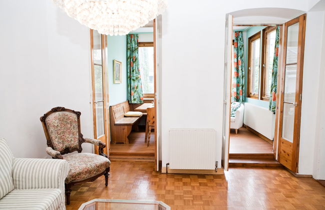 Marthas Veranda Apartment - Photo 16