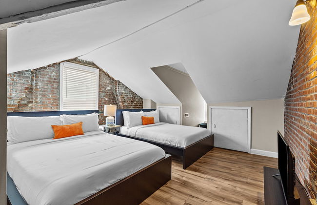 Mysteries on Lemp | JZ Vacation Rentals - Photo 12