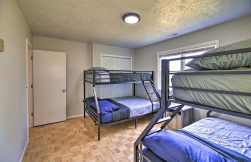 Bluefield Retreat with Pool Table Near Parks! - Foto 18