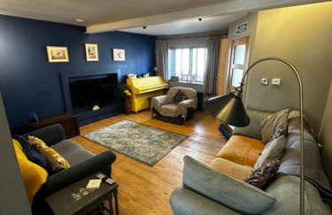 Ty Hapus Central Beaumaris - Photo 1