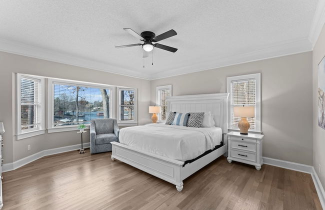 Winding Down by Avantstay Sleeps 20 Dock View - Foto 5