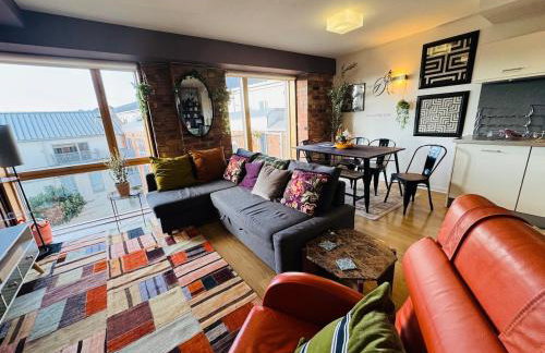 #12 Stylish Canalside Loft with Parking - Foto 13