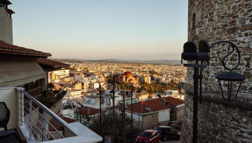 Beyond The Castle - Foto 3