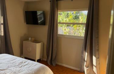 Cool ranch home with heated pool near beach - Foto 13