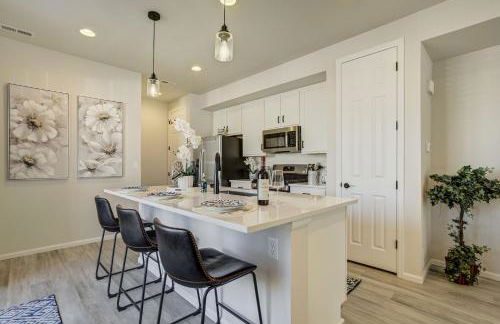 New Briargate Townhome - Mtn Views - Garage - Foto 11