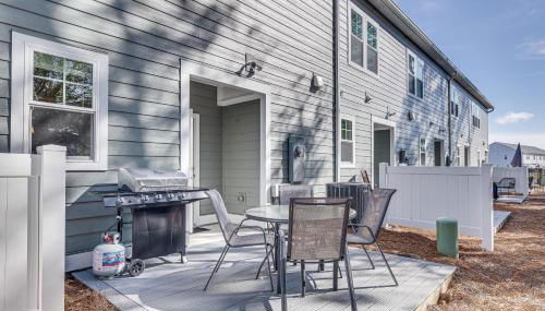 Coastal Beaufort Abode - Pool Access, Near Beaches - Foto 3