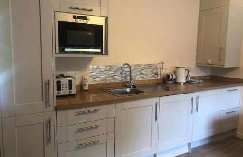 Entire guest suite with gated property - Foto 9