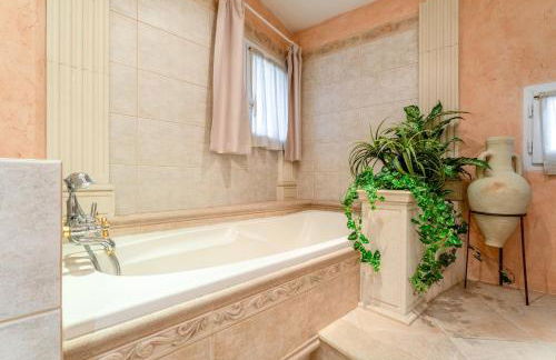 Lucciano Village House, Sleeps 6 - Foto 17