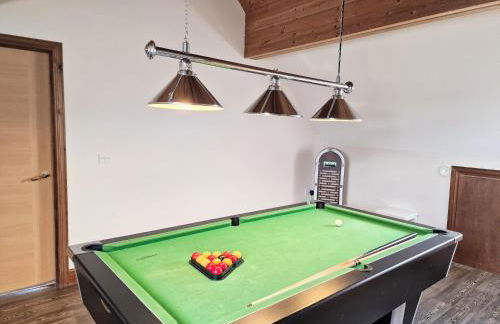 Lbtie Lodge with Two Private Hot Tubs - Fife - Loch Leven - Lomond Hills - Photo 8