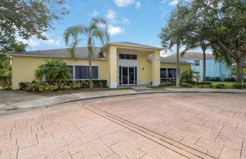 Huge Screened Patio That Overlooks Lake Buck, Near Famous Attractions!! - Foto 19