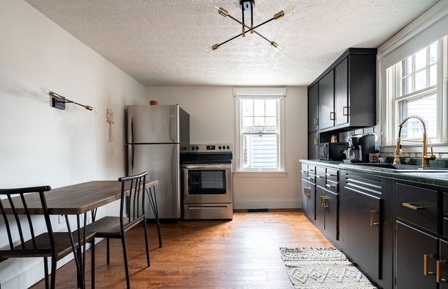 Prime Location Top Rated Clean Parking Free - Foto 19