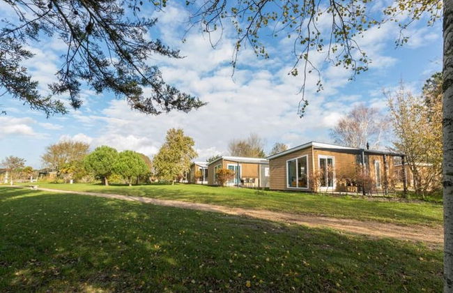 Chalet in Vrouwenpolder Near Banjaard Beach - Photo 5