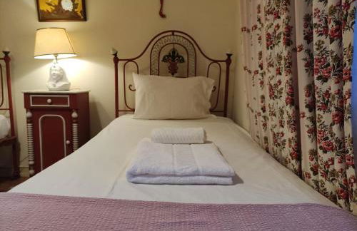 Classic 3BR Sintra Home near Beaches & Palaces - Foto 2