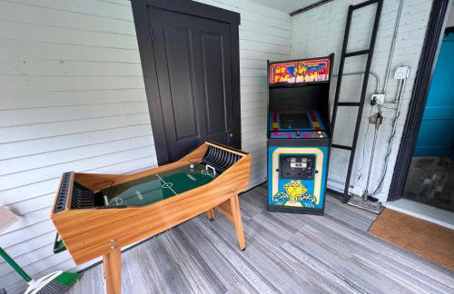 Historic, Stylish Getaway 2 blocks from Waterfront - Foto 10