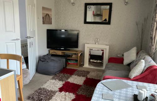 1st Floor Hillview 2 bedroomed Central Location No pets - Foto 1