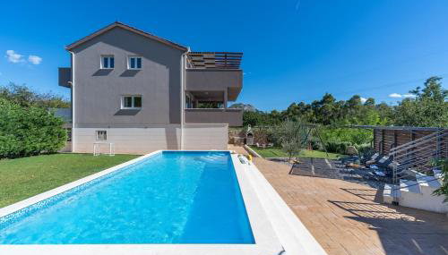 Villa Jelena - Photo 4, Garden, sunbed