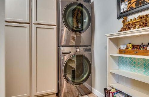 Walk to Lake Beaches Cabin with Patio in Belmont! - Foto 22