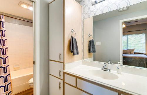 Lake Conroe Condo with Pool Access and Balcony! - Foto 14